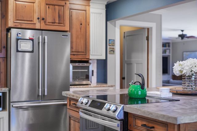 116 W Hill Street, Leland, MI 49654