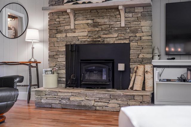 116 W Hill Street, Leland, MI 49654