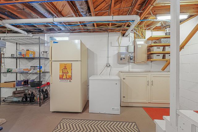 116 W Hill Street, Leland, MI 49654