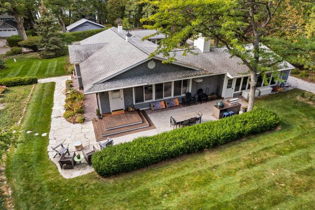 116 W Hill Street, Leland, MI 49654