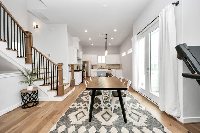 1223 W 16th Street B, Houston, TX 77008