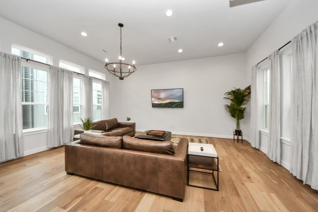 1223 W 16th Street B, Houston, TX 77008
