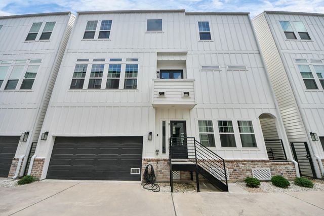 1223 W 16th Street B, Houston, TX 77008