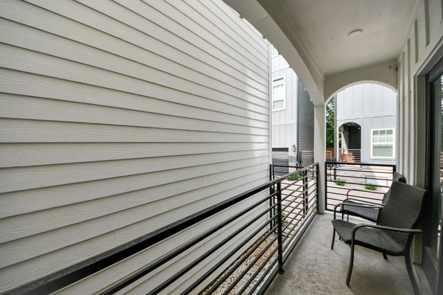 1223 W 16th Street B, Houston, TX 77008