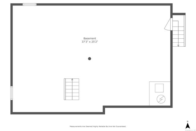 15 Wascussee Lane East, Stamford, CT 06902