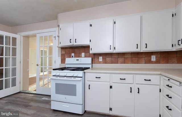 236 W GRANADA AVE, Hershey, PA 17033