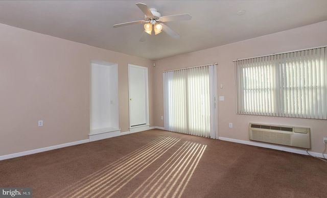 236 W GRANADA AVE, Hershey, PA 17033