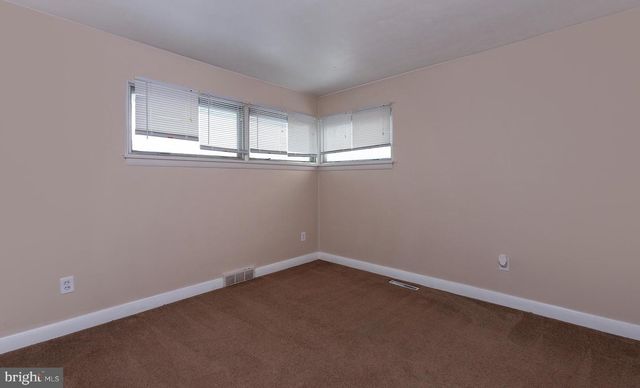 236 W GRANADA AVE, Hershey, PA 17033