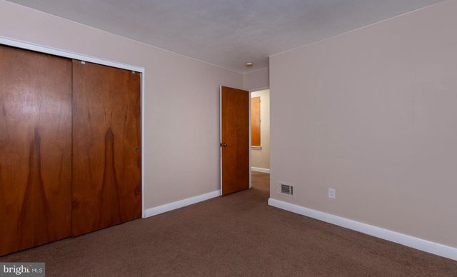 236 W GRANADA AVE, Hershey, PA 17033