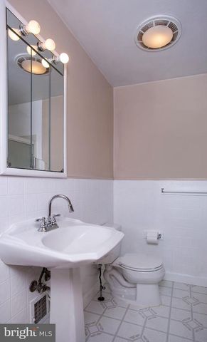 236 W GRANADA AVE, Hershey, PA 17033