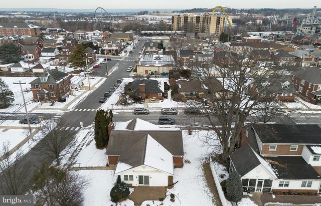 236 W GRANADA AVE, Hershey, PA 17033