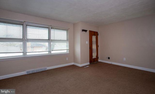 236 W GRANADA AVE, Hershey, PA 17033