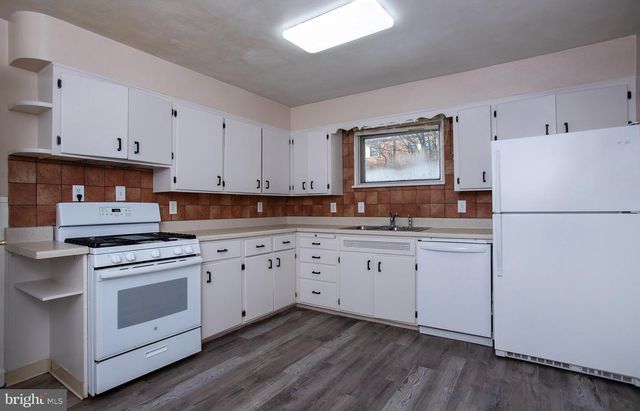 236 W GRANADA AVE, Hershey, PA 17033