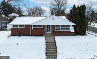 236 W GRANADA AVE, Hershey, PA 17033