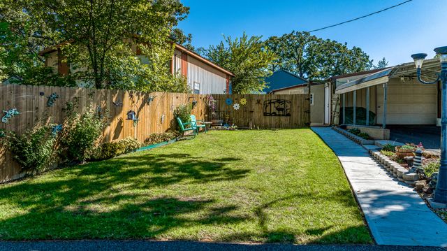 25281 S 623 Road, Grove, OK 74344