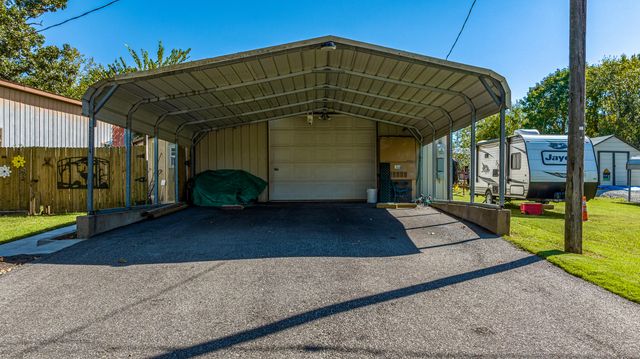 25281 S 623 Road, Grove, OK 74344