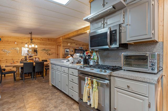 25281 S 623 Road, Grove, OK 74344