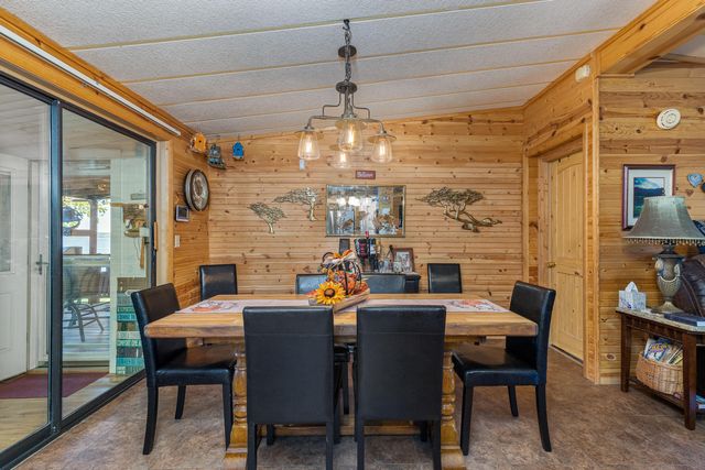 25281 S 623 Road, Grove, OK 74344