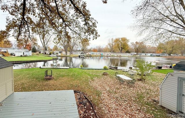 2764 Sunset Drive, Brooklyn, MI 49230