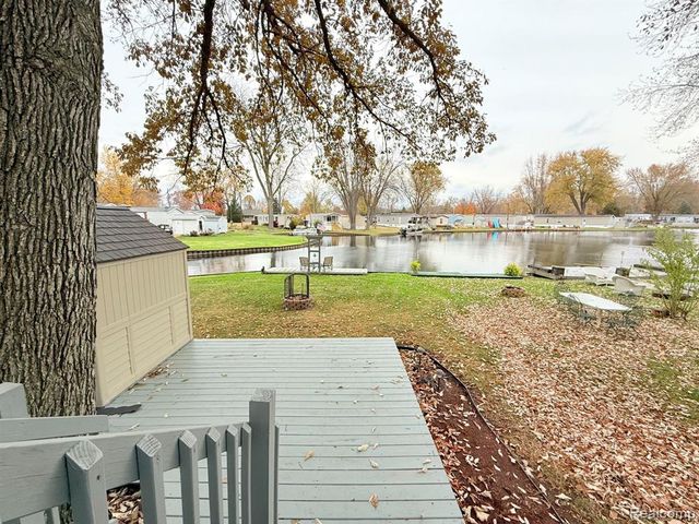 2764 Sunset Drive, Brooklyn, MI 49230