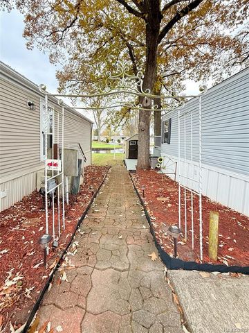 2764 Sunset Drive, Brooklyn, MI 49230