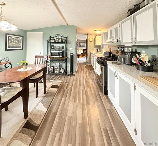 2764 Sunset Drive, Brooklyn, MI 49230