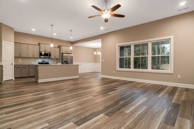 1529 Crooked Hook Rd., North Myrtle Beach, SC 29582