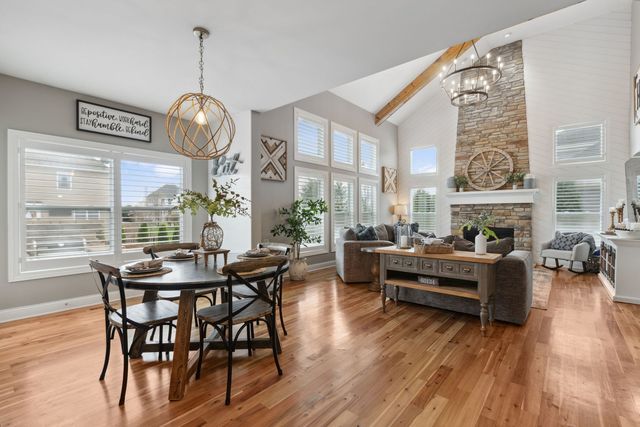 39W869 Kellar Square, Geneva, IL 60134