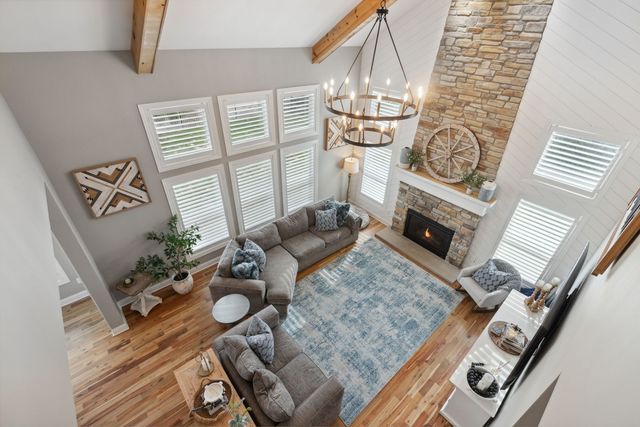 39W869 Kellar Square, Geneva, IL 60134