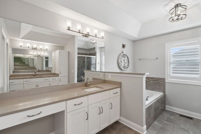 39W869 Kellar Square, Geneva, IL 60134