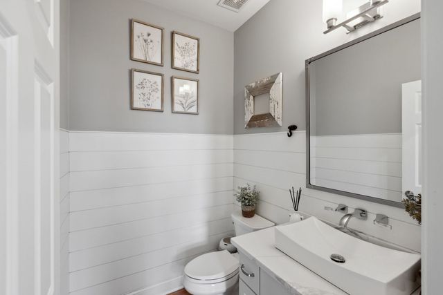 39W869 Kellar Square, Geneva, IL 60134