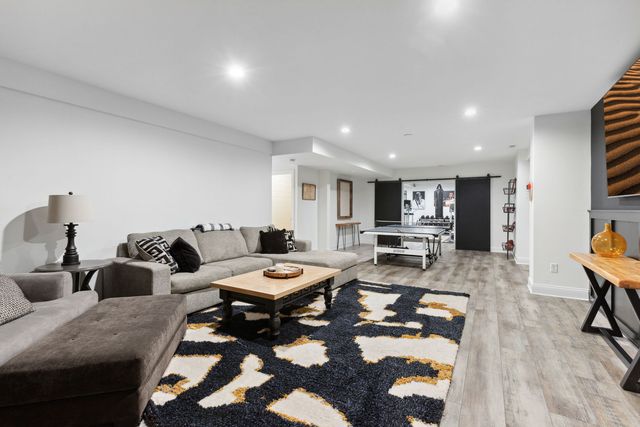 39W869 Kellar Square, Geneva, IL 60134