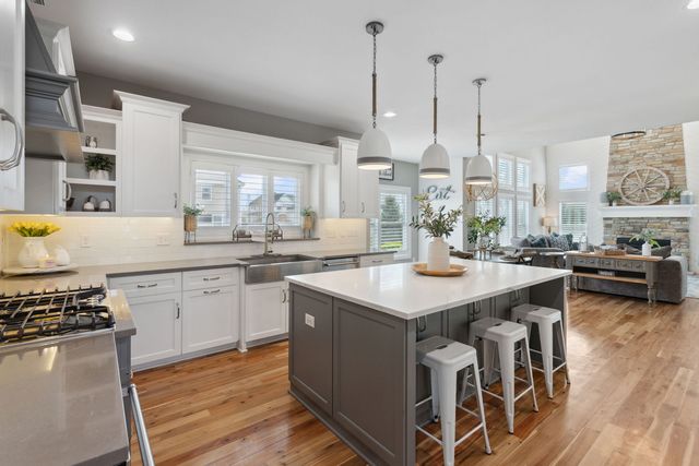 39W869 Kellar Square, Geneva, IL 60134