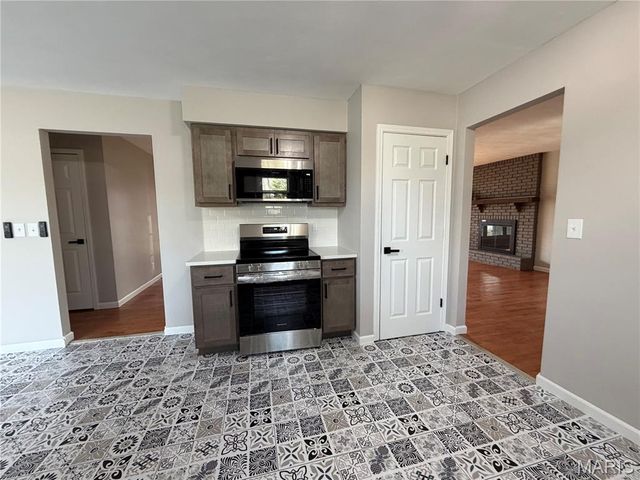 205 Jubaka Drive, Fairview Heights, IL 62208