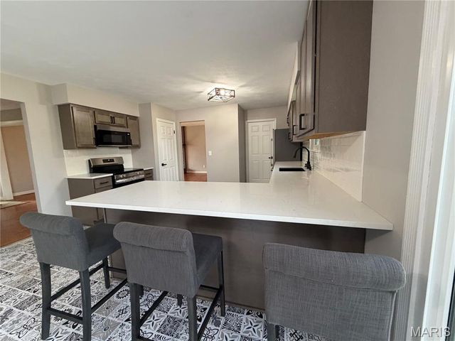 205 Jubaka Drive, Fairview Heights, IL 62208