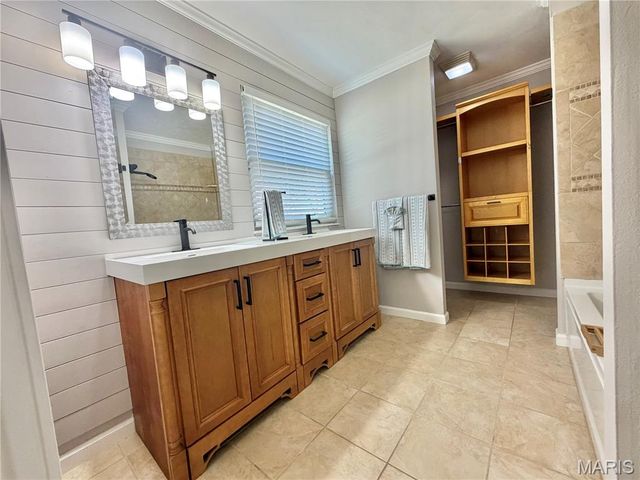 205 Jubaka Drive, Fairview Heights, IL 62208