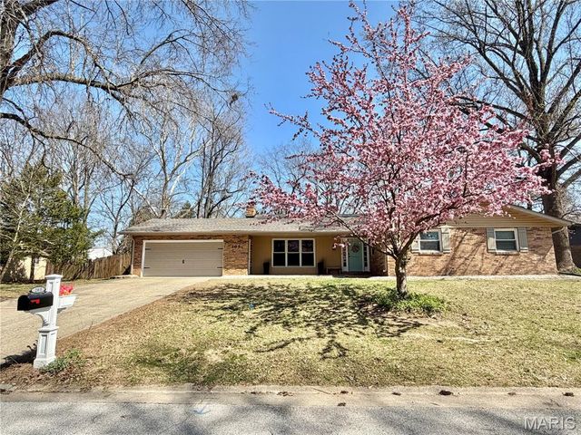 205 Jubaka Drive, Fairview Heights, IL 62208