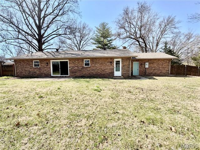 205 Jubaka Drive, Fairview Heights, IL 62208