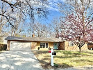 205 Jubaka Drive, Fairview Heights, IL 62208