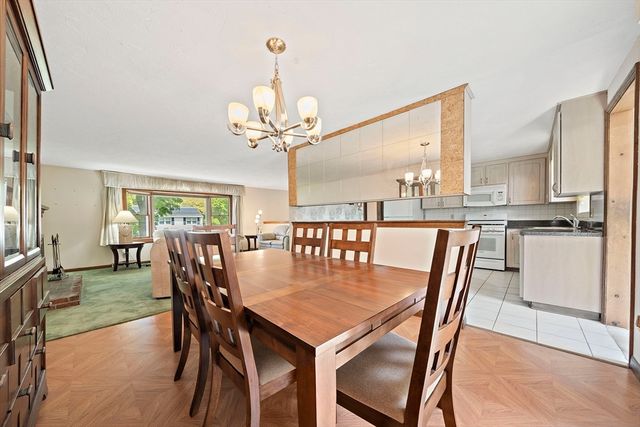 6 Sandy Ridge Cir, Sharon, MA 02067