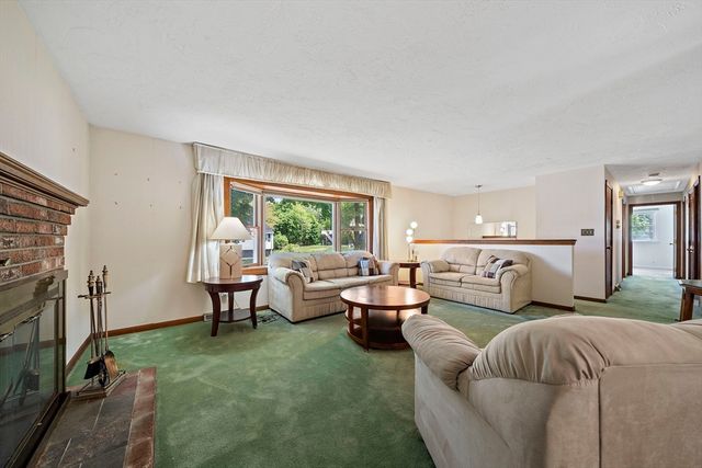 6 Sandy Ridge Cir, Sharon, MA 02067