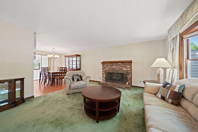 6 Sandy Ridge Cir, Sharon, MA 02067