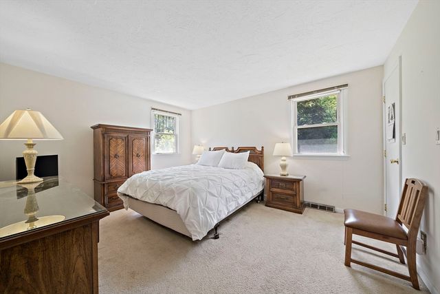 6 Sandy Ridge Cir, Sharon, MA 02067