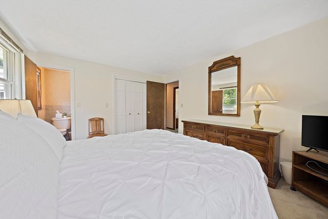 6 Sandy Ridge Cir, Sharon, MA 02067