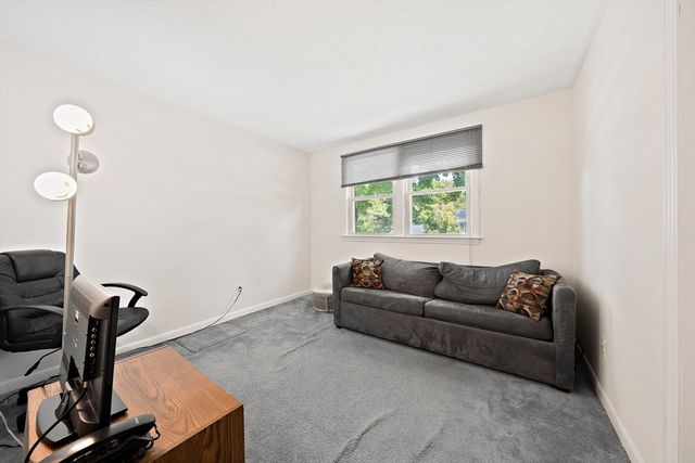 6 Sandy Ridge Cir, Sharon, MA 02067