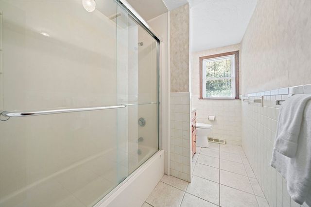 6 Sandy Ridge Cir, Sharon, MA 02067