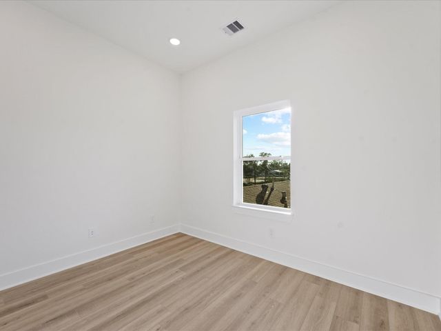 227 Noras Lane A, Houston, TX 77022