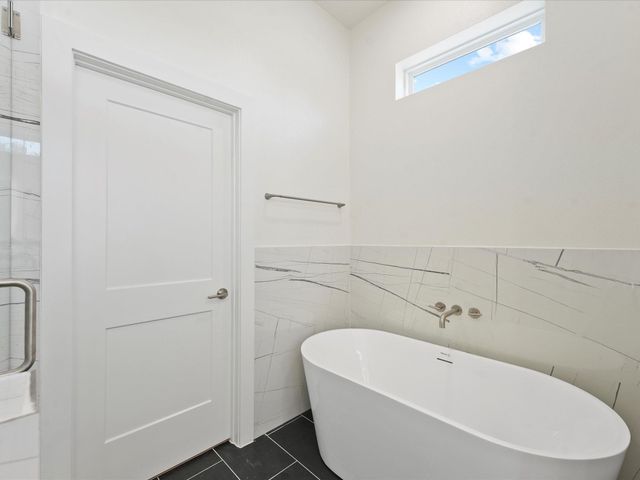 227 Noras Lane A, Houston, TX 77022
