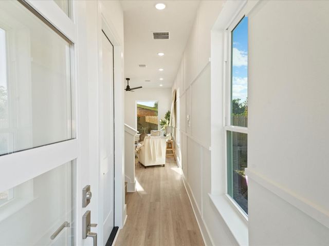 227 Noras Lane A, Houston, TX 77022