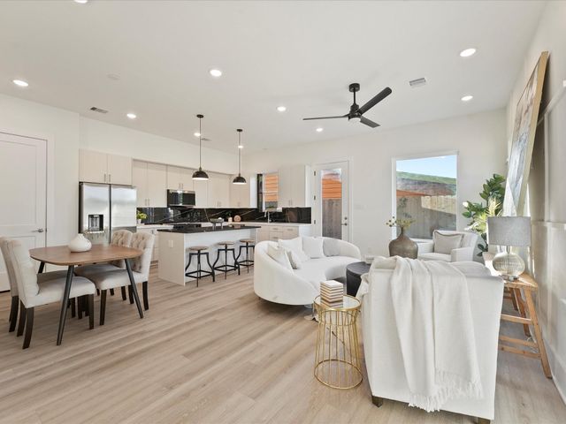 227 Noras Lane A, Houston, TX 77022